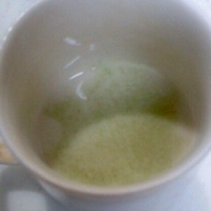 月のおとさんのに比べてめっちゃ細かい緑茶だー。ほうじ茶に入れるのは新鮮でおいしかったです♪